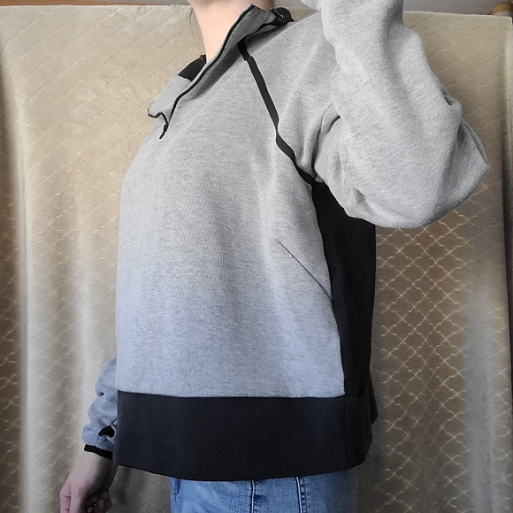 Black and Gray Champion Sweatshirt XL - Picture 3 of 11